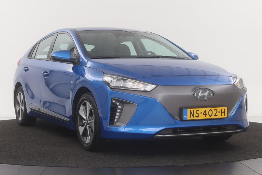 Hyundai IONIQ Comfort EV | 1e eigenaar | Carplay | Adaptive Cruise | * € 2.000,- SUBSIDIE * | Camera | Keyless | Navigatie | Lane Assist