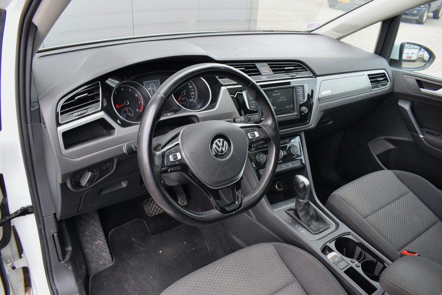 Volkswagen Touran 1.4 TSI Connected Series 7p | Trekhaak | Pano | AppleCarplay | Stoelverw. | ACC