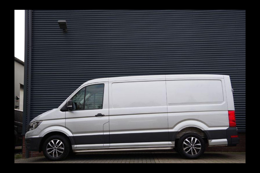 Volkswagen Crafter 35 2.0 TDI L3H2 (L2H1) 140PK AUT. CAMERA, NAVI, TREKHAAK, CRUISE, AIRCO, PARKEERSENSOREN, NL AUTO, NAP