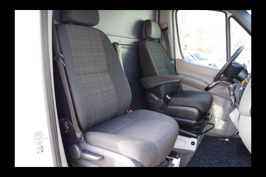 Mercedes-Benz Sprinter 319 3.0 CDI V6 AUT. XENON, NAVI, CRUISE, AIRCO, STANDKACHEL, STOELVERWARMING, PARKEERSENSOREN, TREKHAAK