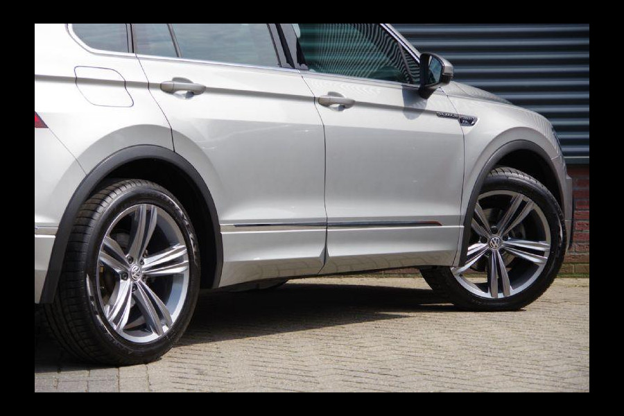 Volkswagen Tiguan 1.5 TSI ACT Highline Business R-Line AUT. PANO, LED, LEDER, ACC, VIRTUAL COCKPIT, NAVI, PARKEERSENSOREN, CLIMA, 19'' LMV, NL AUT