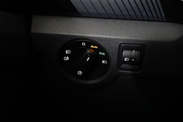 Volkswagen T-Cross 1.0 TSI Life 110pk  DSG| digital display| trekhaak a.kogel|  camera| navi|extra getint glas| 17'LM-velgen