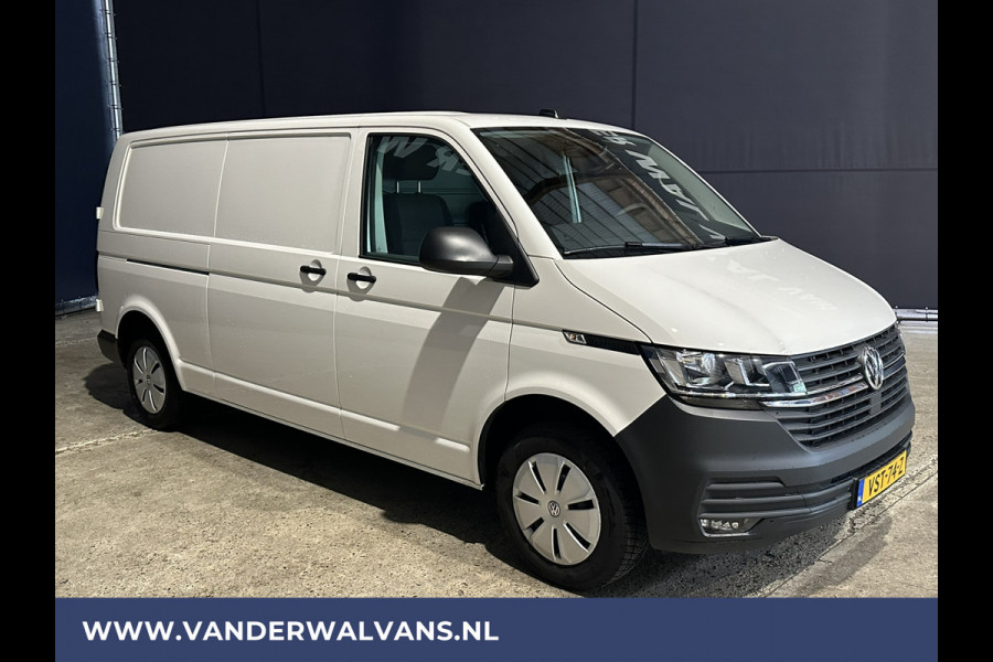 Volkswagen Transporter 2.0 TDI 150pk L2H1 Fabrieksgarantie Euro6 Airco | Trekhaak | Apple Carplay | Android Auto Parkeersensoren, Cruisecontrol