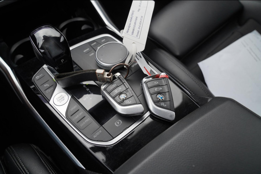 BMW 3 Serie Touring 330i Executive Edition | Sportstoelen | Elektrische trekhaak | 259PK | NAP | Dealer onderhouden |