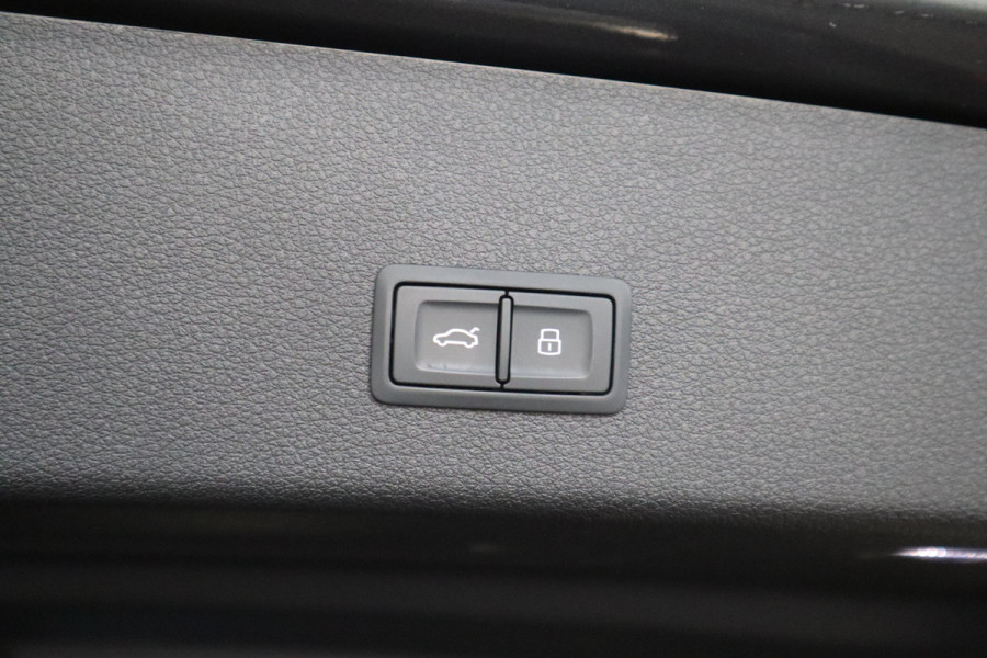 Audi e-tron Sportback 55 quattro S edition 95 kWh Panoramadak , 21LMV S-Line 408PK Navigatie, Full opties Trekhaak