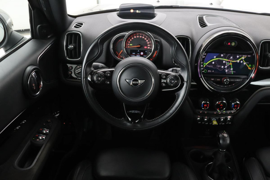 MINI Countryman 2.0 Cooper S E ALL4 Chil | Panoramadak | Adaptive cruise | Stoelverwarming | Camera | Leder | Head-Up | Harman/Kardon | Carplay | Navigatie | Park Assist | Climate control | Full LED