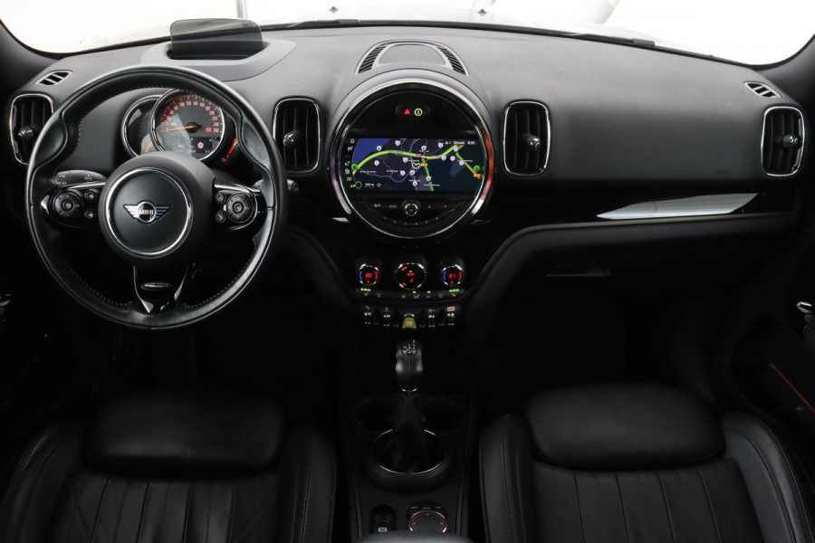 MINI Countryman 2.0 Cooper S E ALL4 Chil | Panoramadak | Adaptive cruise | Stoelverwarming | Camera | Leder | Head-Up | Harman/Kardon | Carplay | Navigatie | Park Assist | Climate control | Full LED