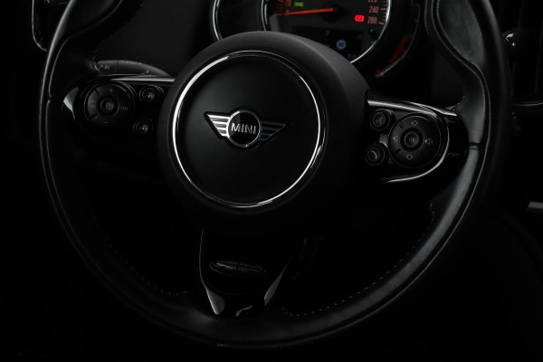 MINI Countryman 2.0 Cooper S E ALL4 Chil | Panoramadak | Adaptive cruise | Stoelverwarming | Camera | Leder | Head-Up | Harman/Kardon | Carplay | Navigatie | Park Assist | Climate control | Full LED