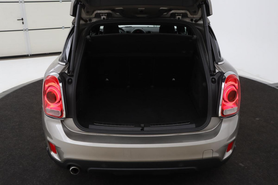 MINI Countryman 2.0 Cooper S E ALL4 Chil | Panoramadak | Adaptive cruise | Stoelverwarming | Camera | Leder | Head-Up | Harman/Kardon | Carplay | Navigatie | Park Assist | Climate control | Full LED