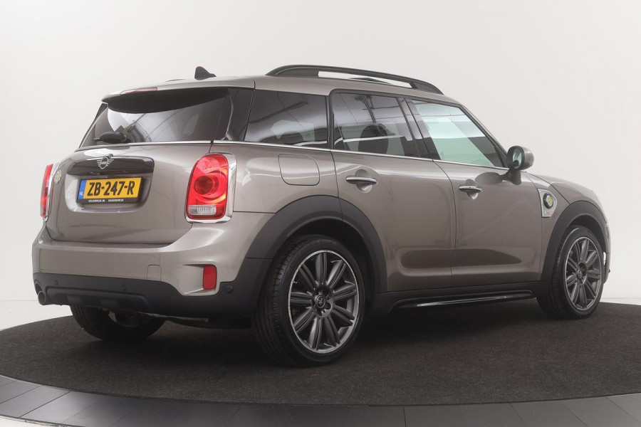 MINI Countryman 2.0 Cooper S E ALL4 Chil | Panoramadak | Adaptive cruise | Stoelverwarming | Camera | Leder | Head-Up | Harman/Kardon | Carplay | Navigatie | Park Assist | Climate control | Full LED