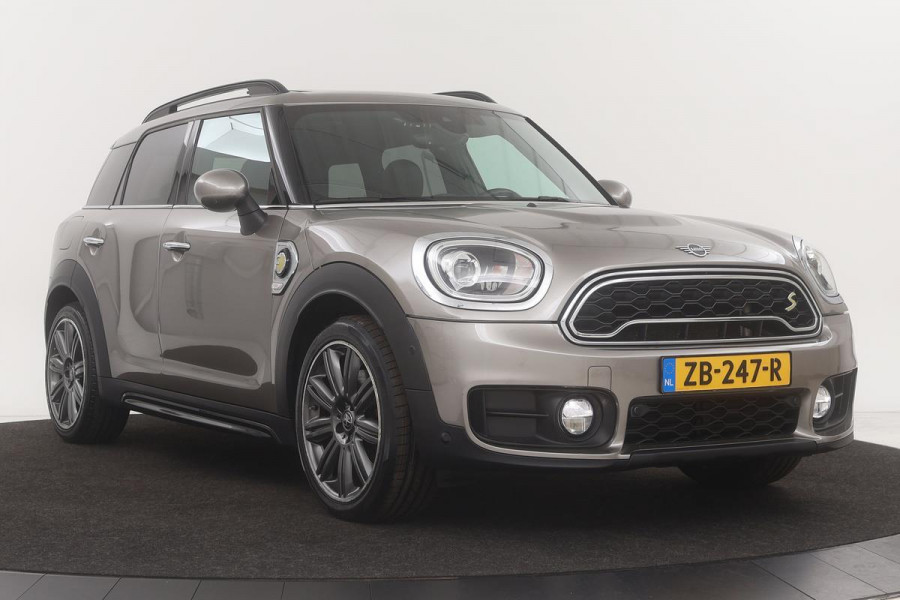 MINI Countryman 2.0 Cooper S E ALL4 Chil | Panoramadak | Adaptive cruise | Stoelverwarming | Camera | Leder | Head-Up | Harman/Kardon | Carplay | Navigatie | Park Assist | Climate control | Full LED