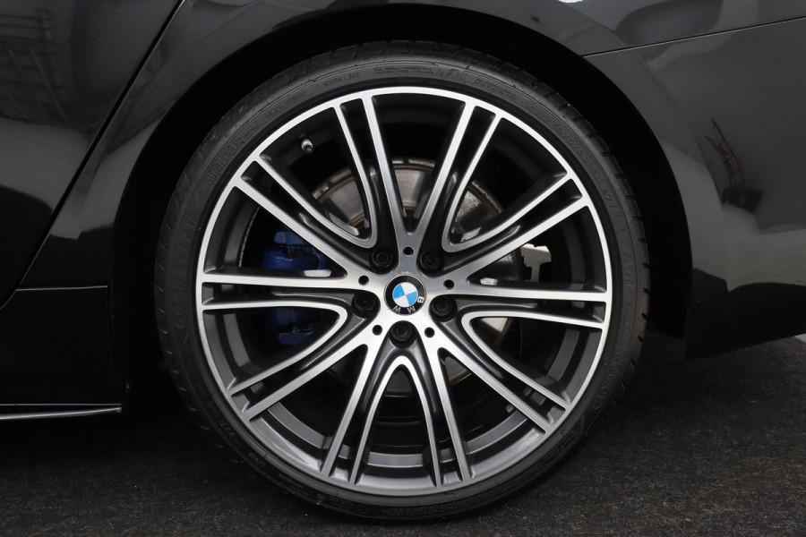 BMW 5 Serie 540i xDrive M Sport | Nappaleder | Head-up | Stoel & Stuurverwarming | Trekhaak | HiFi | 360 Camera | Sportstoelen | Navigatie