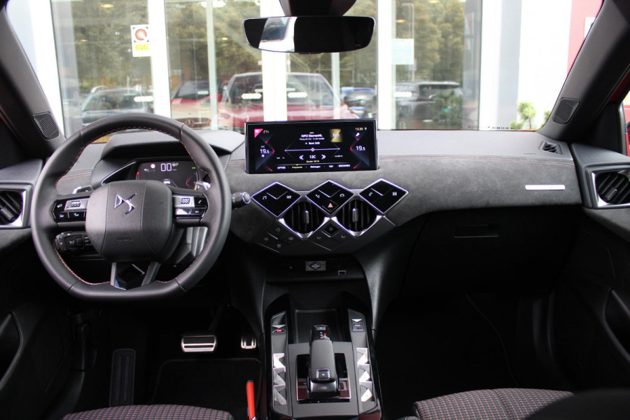 DS DS 3 Crossback 1.2 130PK PERFORMANCE LINE + | NAVIGATIE | APPLE CARPLAY/ANDROID AUTO | ADAPTIVE CRUISE CONTROL | CLIMATE CONTROL | ALCANTARA DASHBOARD | DIGITAAL INSTRUMENTENPANEEL | LICHTMETALEN VELGEN |  DODEHOEK BEWAKING |