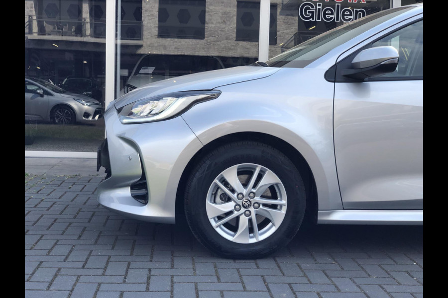 Toyota Yaris 1.5 Hybrid Dynamic Plus | Dodehoekherkenning, Parkeersensoren, Stoelverwarming, Apple CarPlay/Android Auto