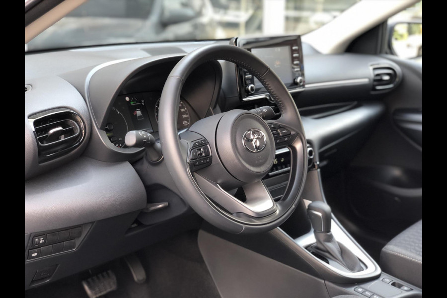 Toyota Yaris 1.5 Hybrid Dynamic Plus | Dodehoekherkenning, Parkeersensoren, Stoelverwarming, Apple CarPlay/Android Auto