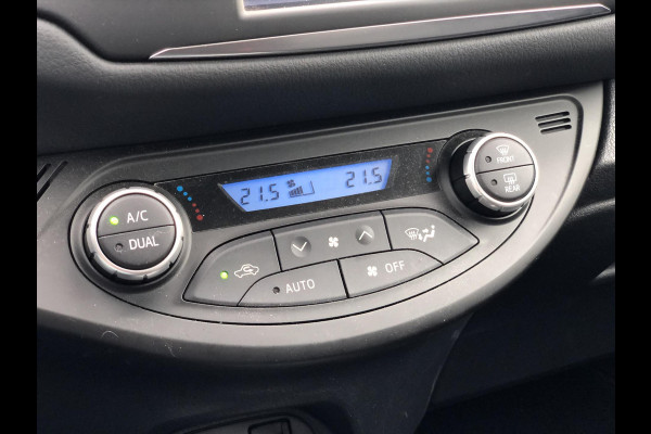 Toyota Yaris 1.5 Hybrid Design Sport | Lichtmetalen velgen, Privacy glass, Cruise control, Climate control, Parkeercamera, Safety sense
