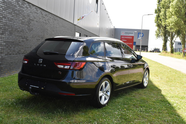 Seat León ST 1.4 EcoTSI FR Trekhaak Navigatie Fr-line stoelverwarming Pdc v-a