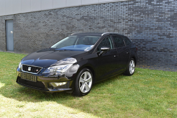 Seat León ST 1.4 EcoTSI FR Trekhaak Navigatie Fr-line stoelverwarming Pdc v-a