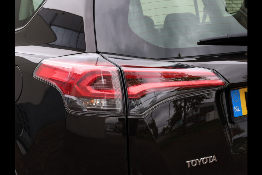 Toyota RAV4 2.0 VVT-i AWD Dynamic | Leder | Stoelverwarming | Trekhaak