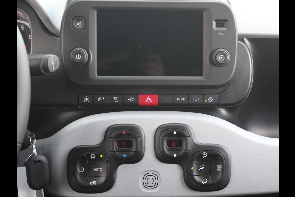 Fiat Panda Hybrid Garmin Cross | Clima | Priv. glass | Dakrails | 5-Persoons | Apple Carplay | Verde Foresta | Pack Garmin