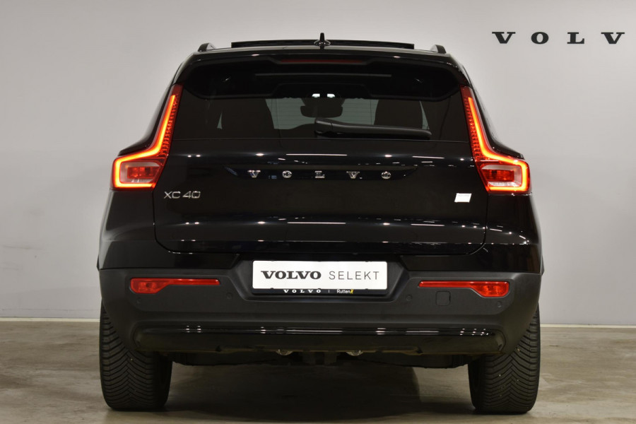 Volvo XC40 Recharge Ultimate 70 kWh / Panoramadak / Harman Kardon / Donker glas achter / Power Seats / Climate Pack / Trekhaak