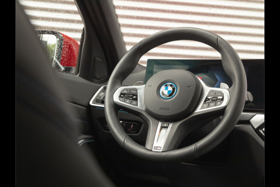 BMW 3 Serie Touring 330e xDrive M-Sport Pro - Pano - Driving Ass Prof - Memoryzetel - Head-up