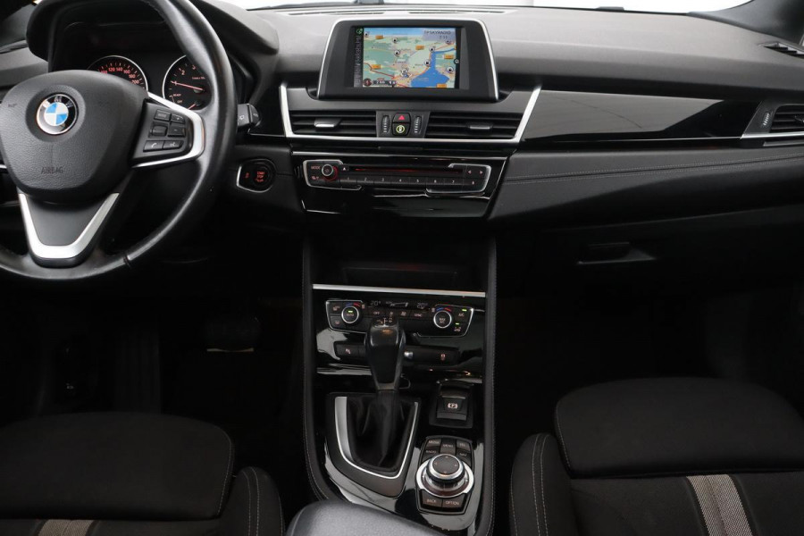 BMW 2 Serie Gran Tourer 218i Sport 7-persoons | Automaat | Navigatie | PDC | Sportstoelen | Bluetooth | Climate control | Cruise control