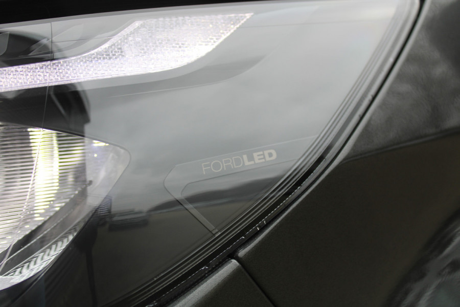 Ford Transit Custom 320 2.0 TDCI L2H1 Trend 136pk - Navigatie - Carplay - Android - LED koplampen - Stoelverwarming - 70l tank - Rijklaar