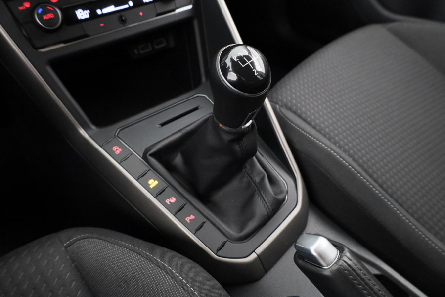 Volkswagen Polo 1.0 TSI Comfortline Business 95 pk | Navigatie | Parkeersensoren (Park assist) | Autom. airco | Adaptieve cruise control |