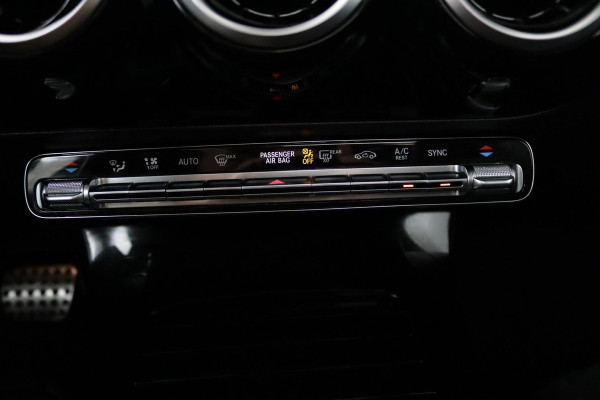 Mercedes-Benz A-Klasse 180 Business Solution AMG Automaat (PANORAMADAK, NAVI, CAMERA, PDC, CRUISE, NL-AUTO, GOED ONDERHOUDEN)