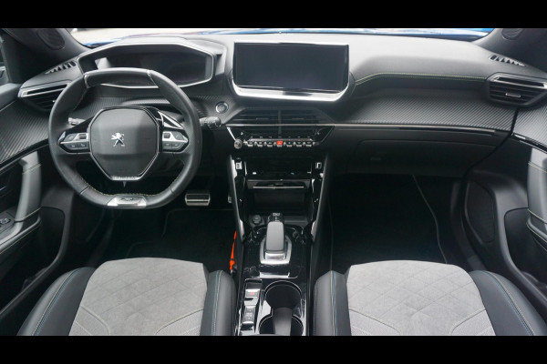 Peugeot e-2008 EV GT 50 kWh Panoramadak | 180° Camera | Alcantara