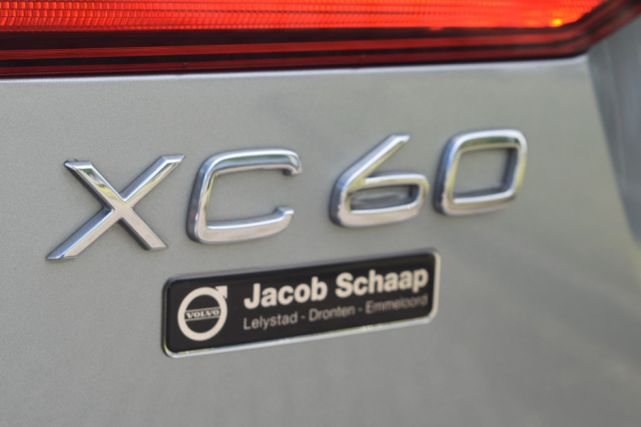 Volvo XC60 T5 250PK Automaat AWD Inscription | Panoramadak | 360 Camera | Luchtvering | Stoel/stuurverwarming |