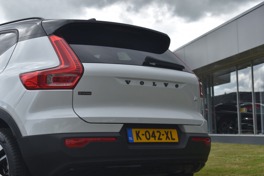 Volvo XC40 T5 262PK Recharge R-Design | ACC | H&K | Camera | Stoelverwarming | 20 "LMV | Stuurverwarming |