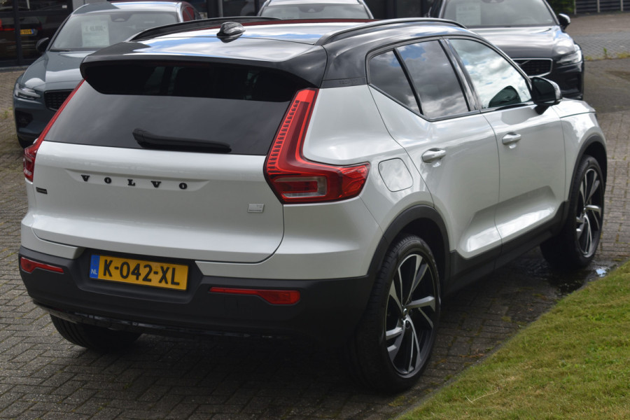 Volvo XC40 T5 262PK Recharge R-Design | ACC | H&K | Camera | Stoelverwarming | 20 "LMV | Stuurverwarming |