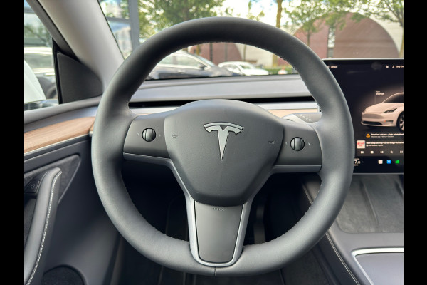 Tesla Model Y RWD 58 kWh| * 39.899 NA SUBSIDIE * | AUTOPILOT| PANO| STUURVERWARMING|