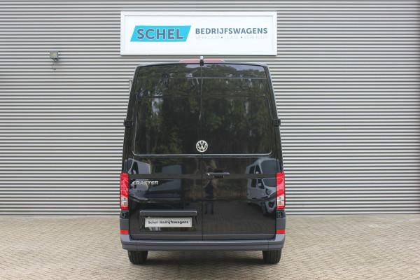 Volkswagen Crafter 35 2.0 TDI L3H3 177pk - LED koplampen - Navigatie - Geveerde stoel - Cruise - Camera - DAB - Parkeersensoren - Rijklaar