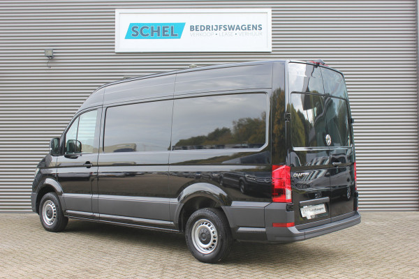 Volkswagen Crafter 35 2.0 TDI L3H3 177pk - LED koplampen - Navigatie - Geveerde stoel - Cruise - Camera - DAB - Parkeersensoren - Rijklaar