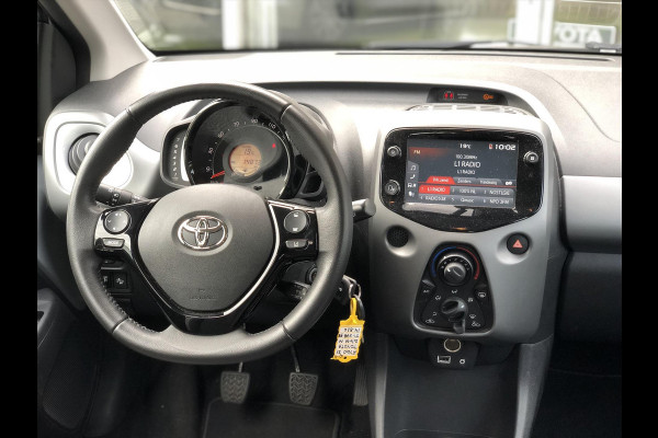 Toyota Aygo 1.0 VVT-i 72pk 5D X-Play | Apple CarPlay/Android Auto, Parkeercamera, In hoogte verstelbare stoel, Airconditioning