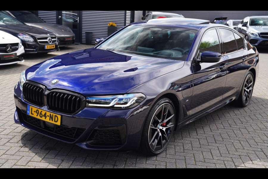 BMW 5 Serie 530e High Executive | M-pakket | M-stoelen | Sfeerverlichting | Schuifdak | 360 cam | Adaptieve Cruise | Applecarplay