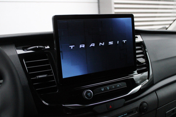 Ford Transit 350 2.0 TDCI 130pk L3H2 Trend - Carplay - Android - Camera - Parkeersensoren - Airco - Cruise - Trekhaak - Rijklaar