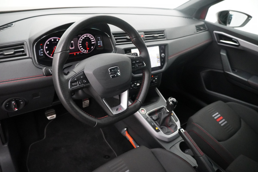 Seat Arona BWJ 2019 | 1.5 TSI 150 PKEVO FR Business Intense | Virtual Cockpit | Clima | Carplay | Navi | Full LED | Trekhaak | 2 Tone | Privacy glass |