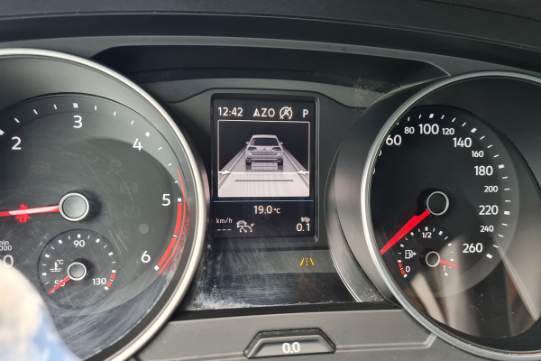 Volkswagen Tiguan 2.0 TDI Comfortline Business - Trekhaak - Carplay