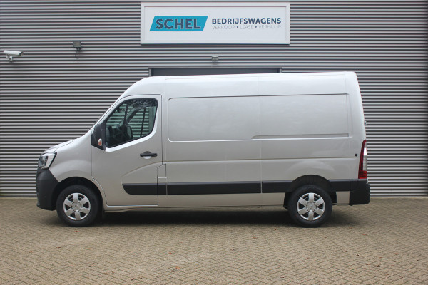 Renault Master T35 2.3 dCi 180pk L2H2 Work Edition - Navigatie - Camera - Trekhaak - Parkeersensoren - 270gr deuren - Allseason - Rijklaar