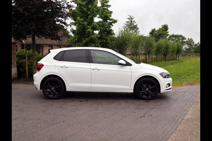 Volkswagen Polo 1.0 TSI Comfortline | Apple Carplay | Cruise Control | Navi | 17 Inch |