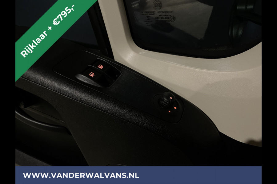 Peugeot Boxer 2.2 BlueHDi 140pk Pick up Dubbele cabine open laadbak Euro6 RIJKLAAR Airco | 7-Zits | Bluetooth telefoonvoorbereiding