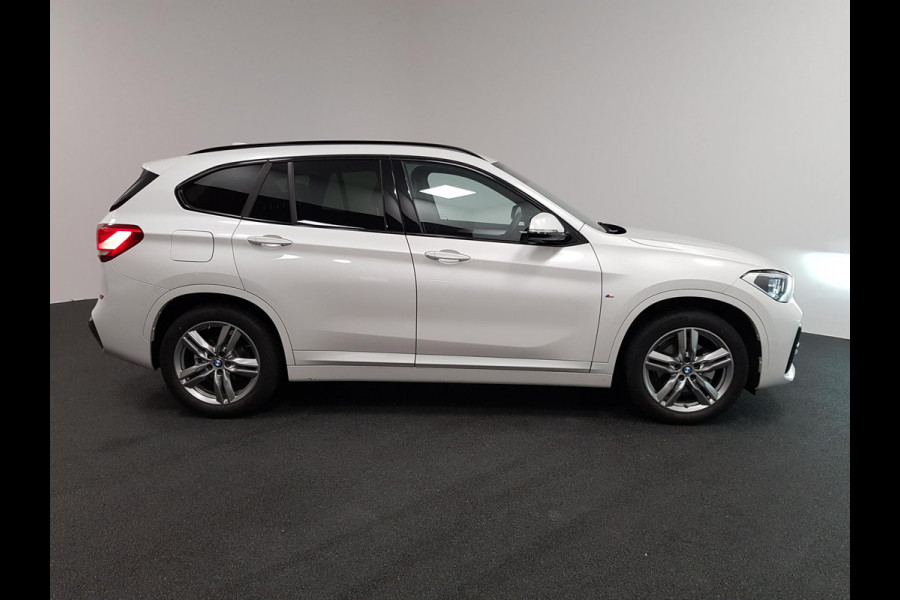 BMW X1 sDrive18i Steptronic M-Sport Executive | Lederen Bekleding | Navigatie | Climate Control | Camera | Parkeer Sensoren