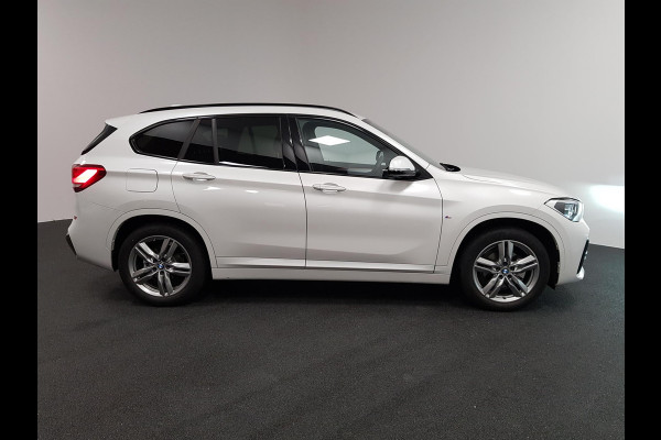 BMW X1 sDrive18i Steptronic M-Sport Executive | Lederen Bekleding | Navigatie | Climate Control | Camera | Parkeer Sensoren