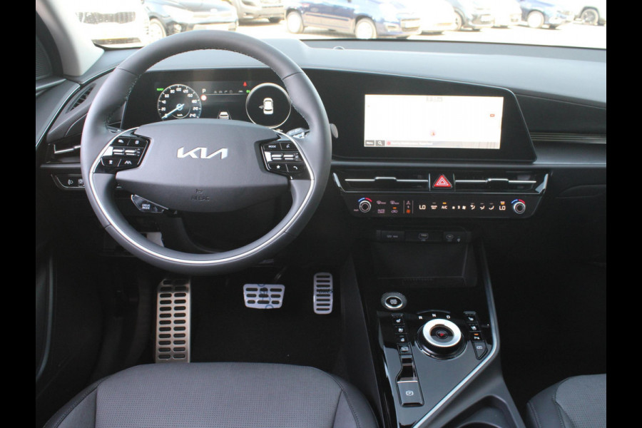 Kia Niro 1.6 GDi Hybrid ExecutiveLine | Schuif-/kanteldak | Stoel-/stuurverwarming | Harman Kardon | 18'' lichtmetaal | Draadloos opladen smartphone