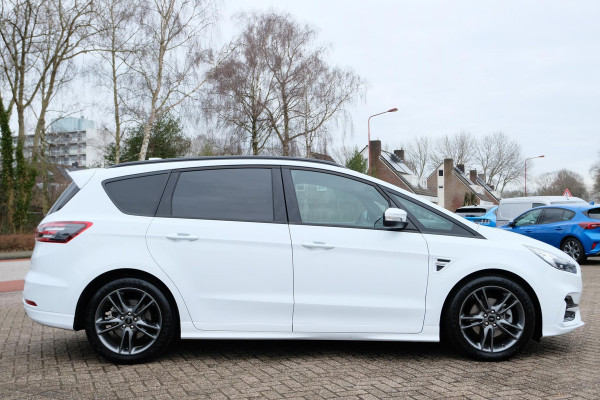 Ford S-Max 2.5 Hybrid ST-Line 190pk | Adaptieve Cruise | 2023 | Full LED | Afneembare Trekhaak 1.750kg Trekgewicht | Verlengde fabrieksgarantie tot 02-2027