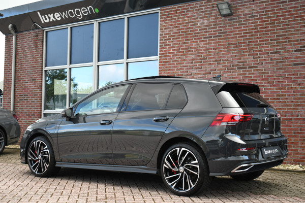 Volkswagen Golf GTE 1.4 eHybrid 245pk Pano ACC 19" Standk DDC 4xStoelverw Stuurverw